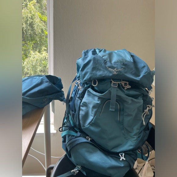 Osprey Aura 65L XS/S Backpacking Pack - Picture 2 of 7